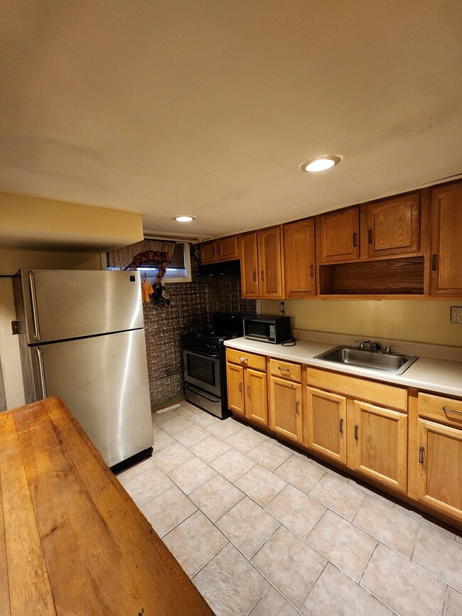 Photo - 720 Madison Ave Unit 3