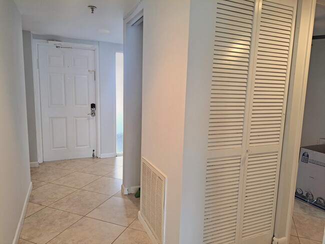 Photo - 6562 Boca Del Mar Dr Unidad 524