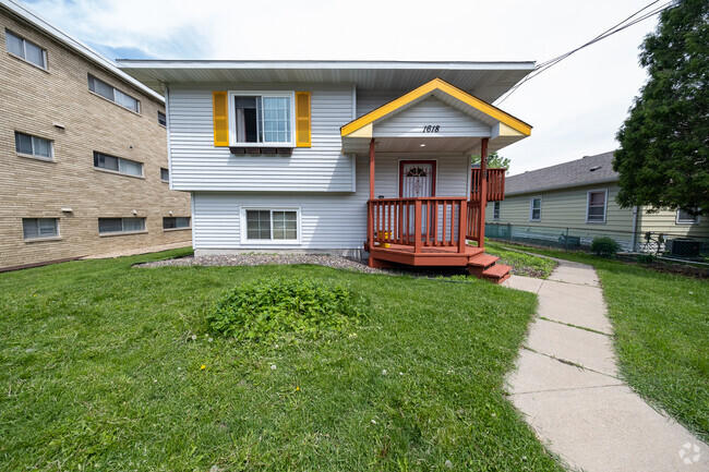 Building Photo - 1618 Johnson St NE Rental