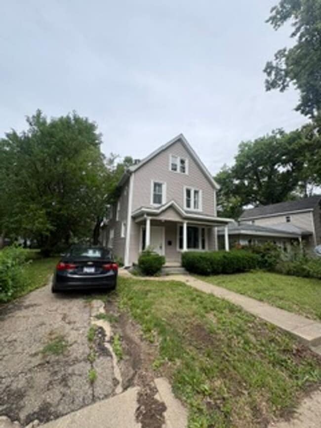 Building Photo - 4 bedroom single family home in Peoria for Rent