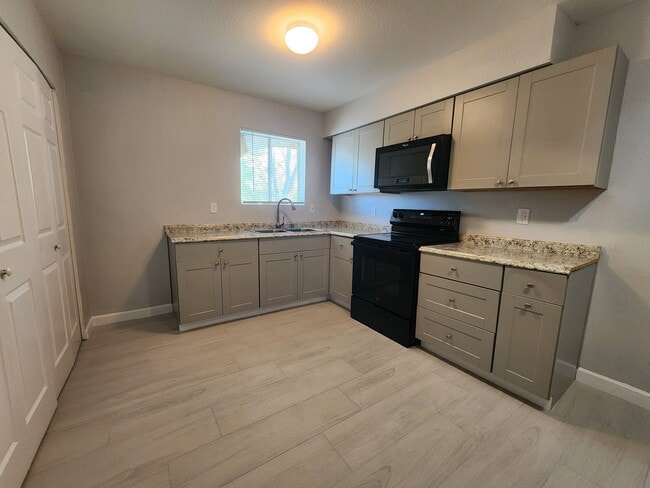 Photo - 143 S Doran Unit 205