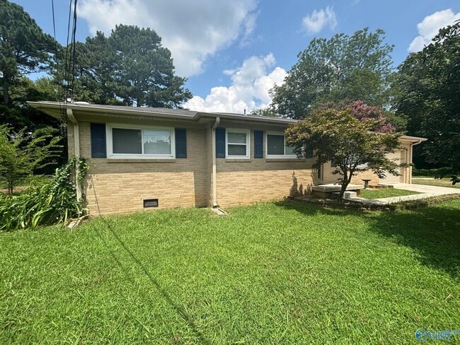 Photo - 1007 Heard Ct SE