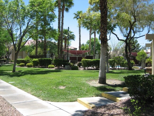 Photo - NICE CONDO, 3 BEDROOMS, 2 FULL BATHS, NEW ...