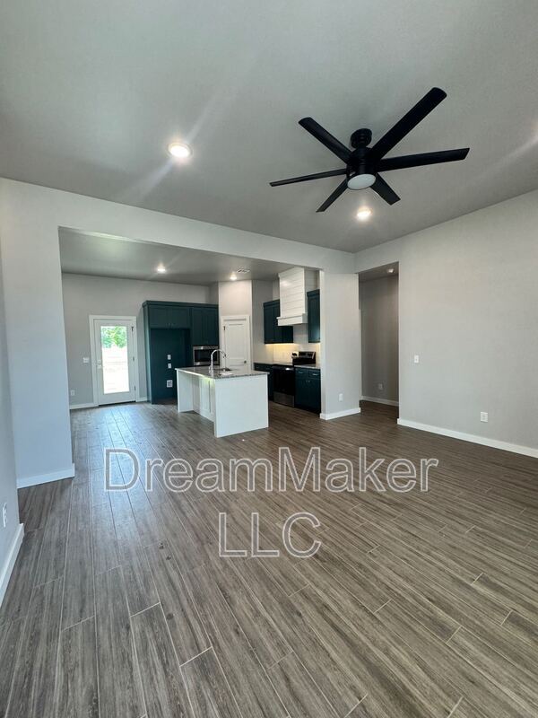 Photo - 761 Apple Blossom Wy