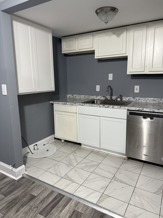 Photo - 2536 Loyola Southway