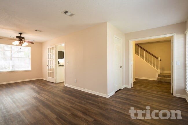 Photo - 18139 Lake Bend Dr