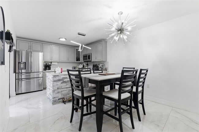 Photo - 1017 10th Way