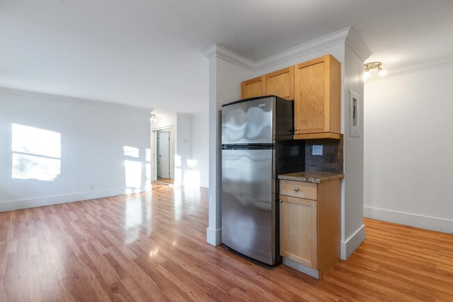 Photo - 10172-10113 113 St Unit 7