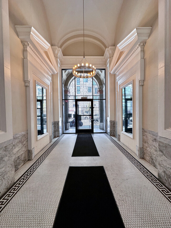 Photo - Larkin Street Apartments