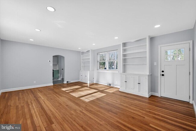 Photo - 109 W Park Blvd