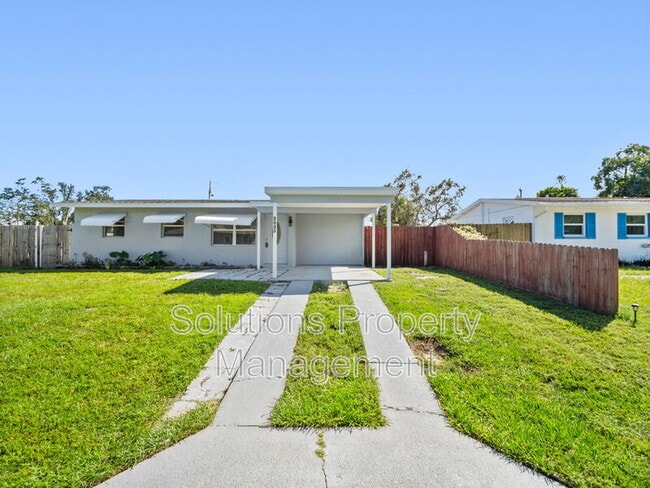 Photo - 2033 Robinhood Dr