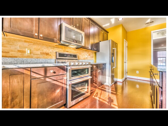 Photo - 7556-2 Morris St Unidad 2 - 1