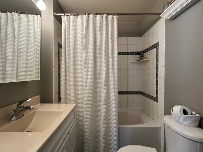 Photo - Charming, Sweet Home For Rent!