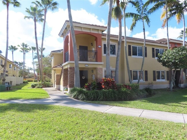 Building Photo - 3398 NE 9th Dr Unit 201