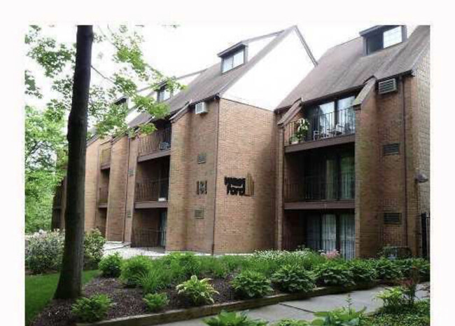 Building Photo - 181 Loomis Dr Unit 147 Rental