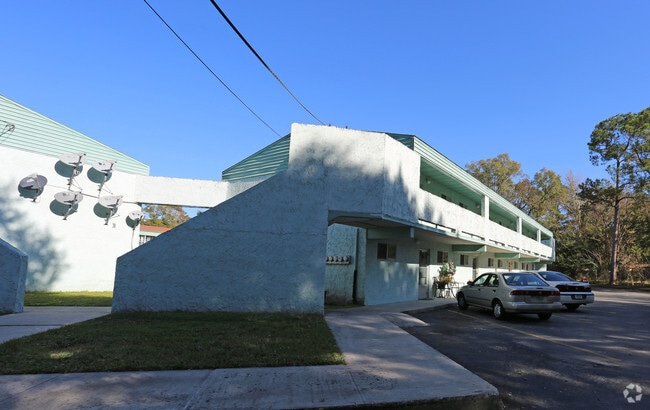 Photo - Hampton Villa