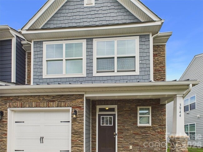 Photo - 3944 Fadden St