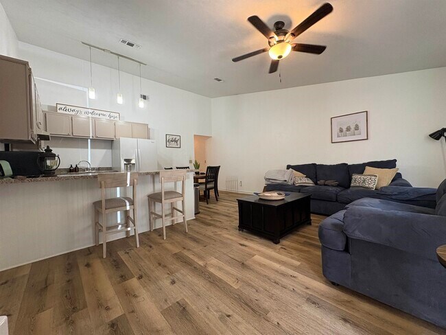 Photo - 2073 Continental Ave
