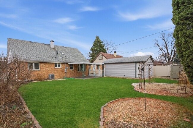 Photo - 8912 Windsor Ln