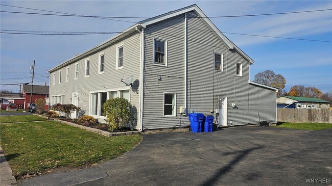 Photo - 2650 Seneca St Apartment