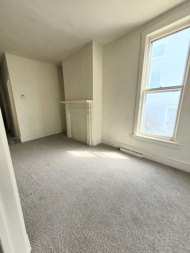 Photo - 86 E Franklin St Unidad First Floor