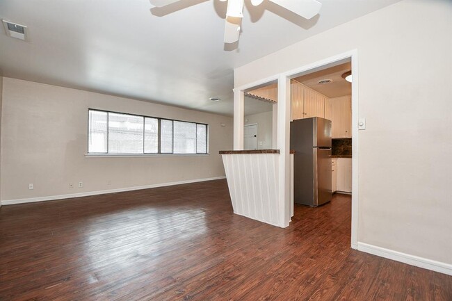 Building Photo - 4725 1/2 Merwin St Rental