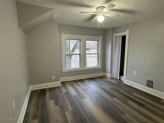 Photo - 220 Lake Ave Unit up