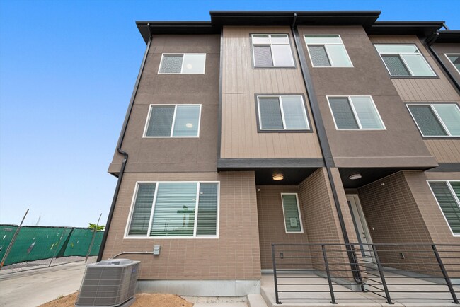 Building Photo - The Vista at Greyhound Park