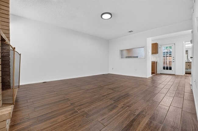 Photo - 8400 Jamestown Dr Unit 512