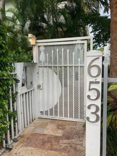 Building Photo - 653 Michigan Ave Unit 11