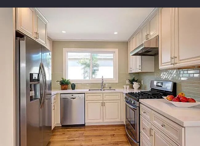 Photo - 3576 Franklin Ave