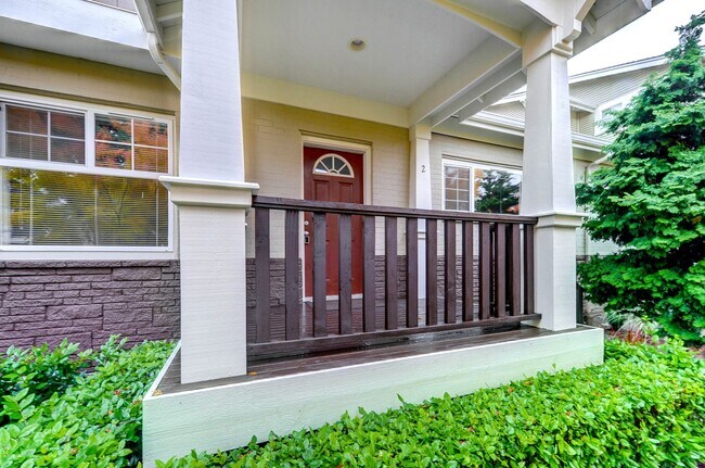 10219 NE 62nd St Unit 8