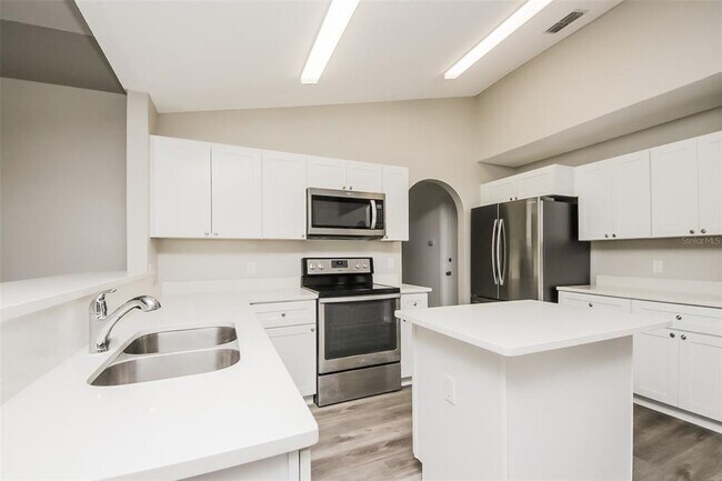 Photo - 662 Brockton Dr