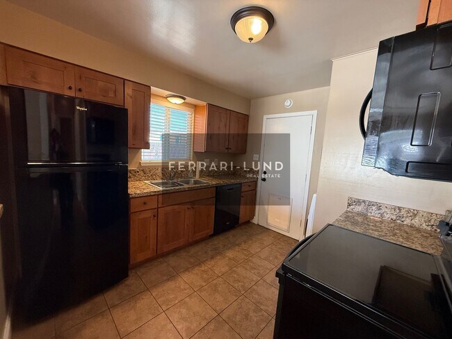 Photo - Eden 965-967 Unidad 967