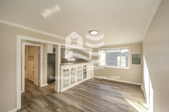 Photo - 206 E Crovat St