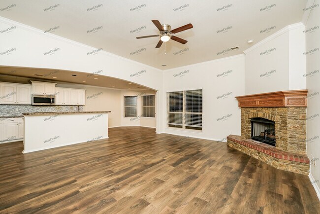 Photo - 13313 E 43rd St