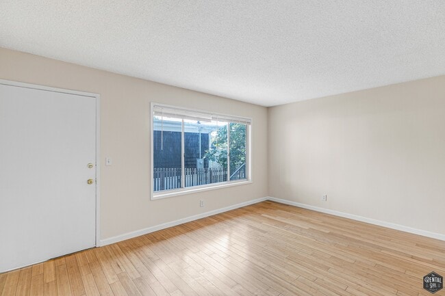 Photo - 2435 2nd St Unit 2