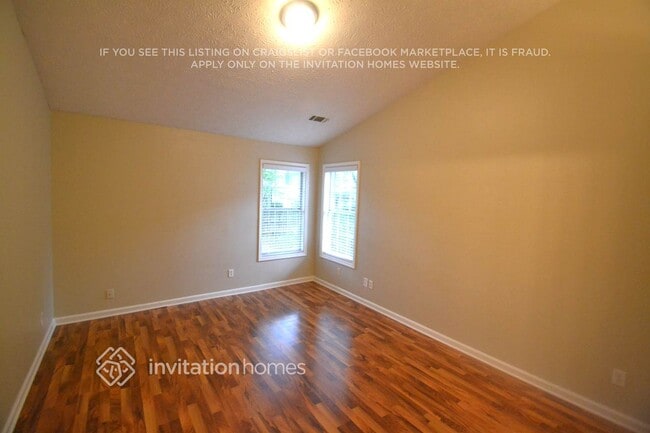 Photo - 765 Kibbe Cir NW