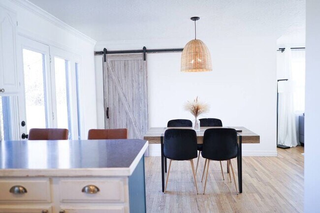 Photo - 220 E 4300 S Unit Upstairs