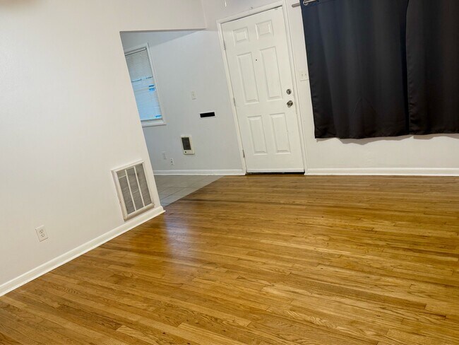 Photo - 5303 NE 72nd Ave.