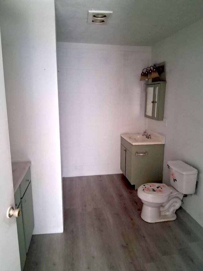Photo - 2952 7th Ave