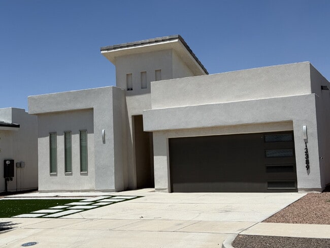 Building Photo - 13389 Carterton Ave