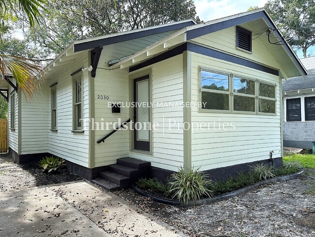 Photo - 2030 Redwing St