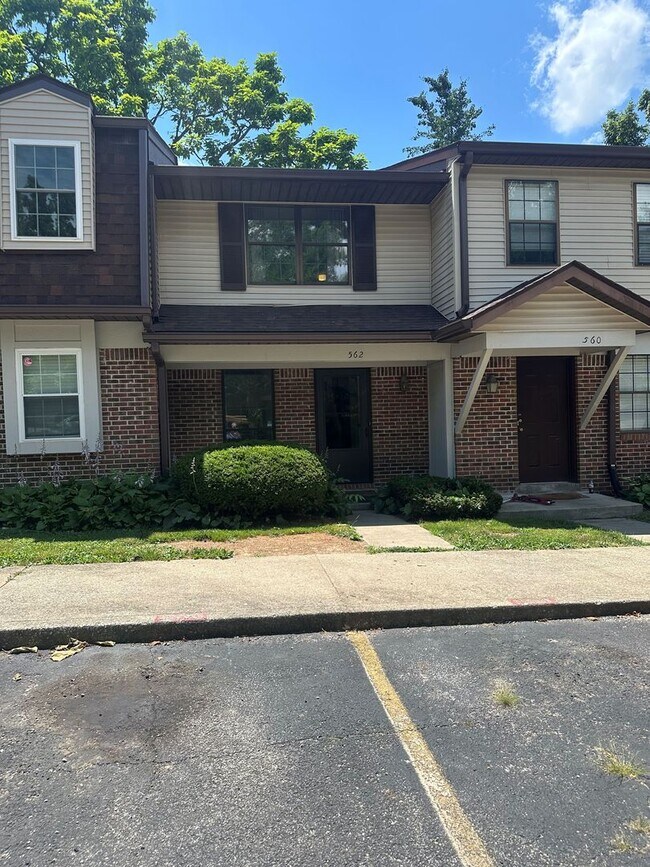 Building Photo - 562 E Graham Pl Unit 562 E. Graham Place