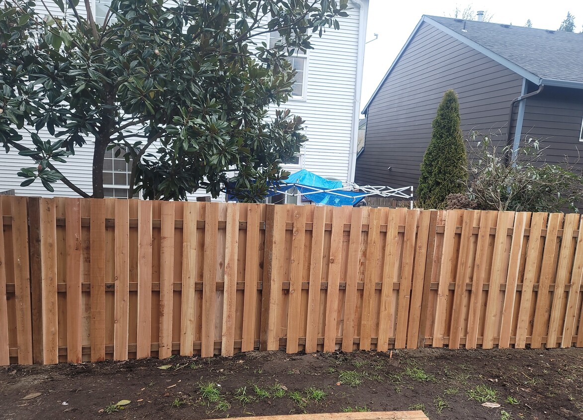 privacy backyard fence - 3995 SW Pinewood Way (Beaverton, OR)