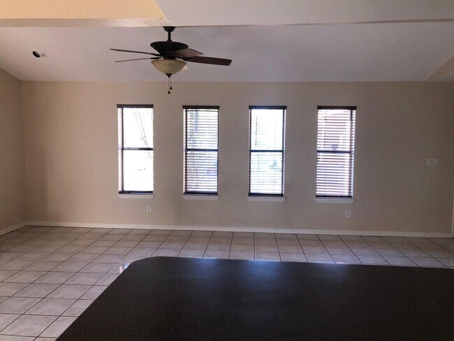 Photo - 230 Stern Dr