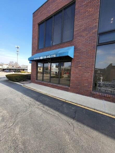 Photo - 7851 Ogden Ave