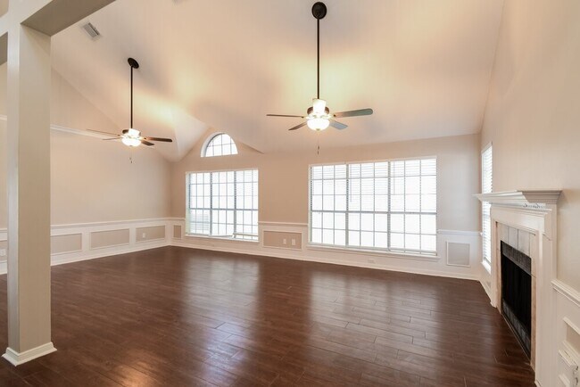 Photo - 4765 Oakmont Ct