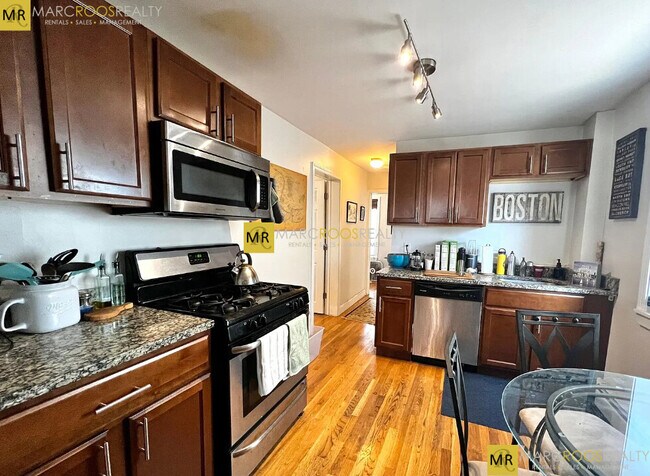 Photo - 678 Bennington St Unit 1