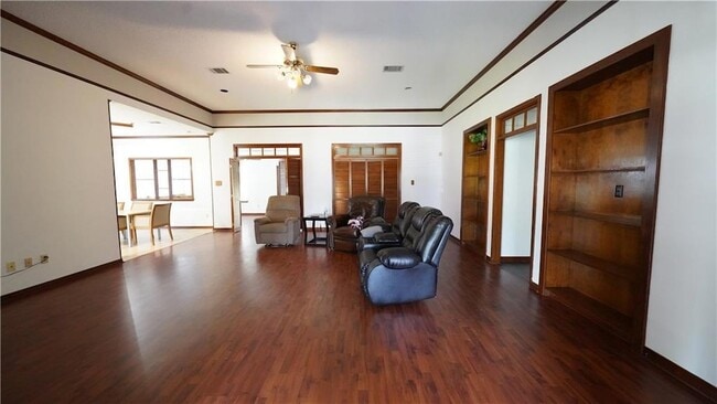 Photo - 155 Villere Dr